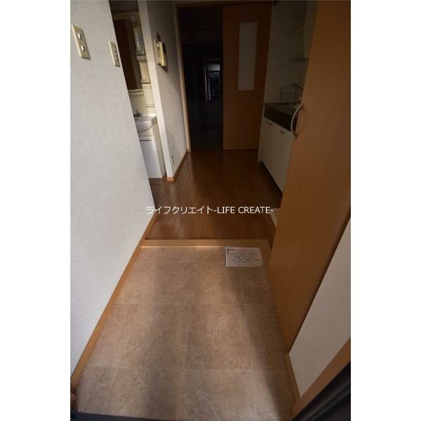 ハイネス野添南 玄関