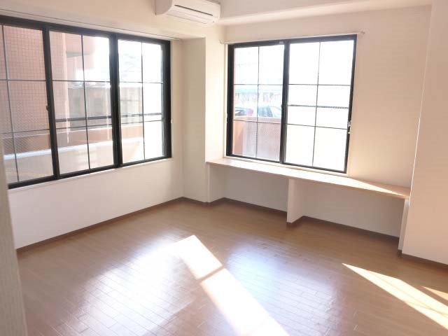 宝殿ヤングパレス リビング