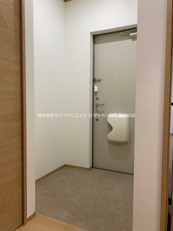 エレアージュ宝殿駅前Ⅲ 玄関