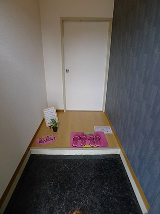 シュロス宮西 玄関