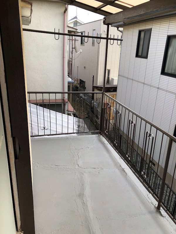 平岡町高畑　貸家 ベランダ