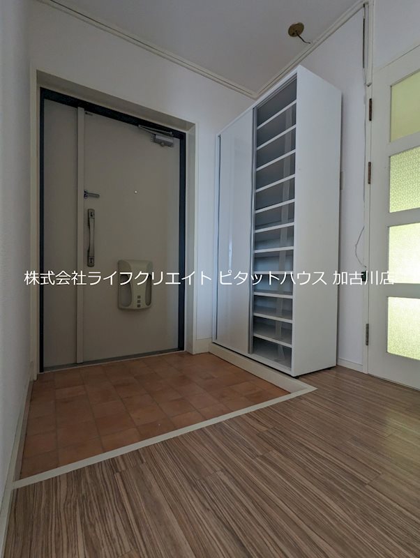 鳩里団地5号棟 玄関