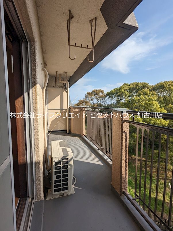 鳩里団地5号棟 ベランダ