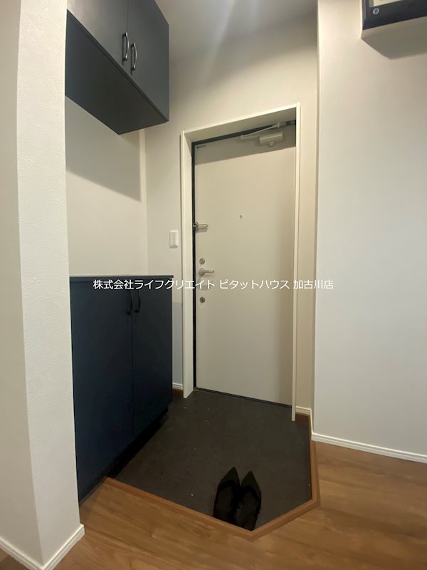 センチュリー粟津 玄関