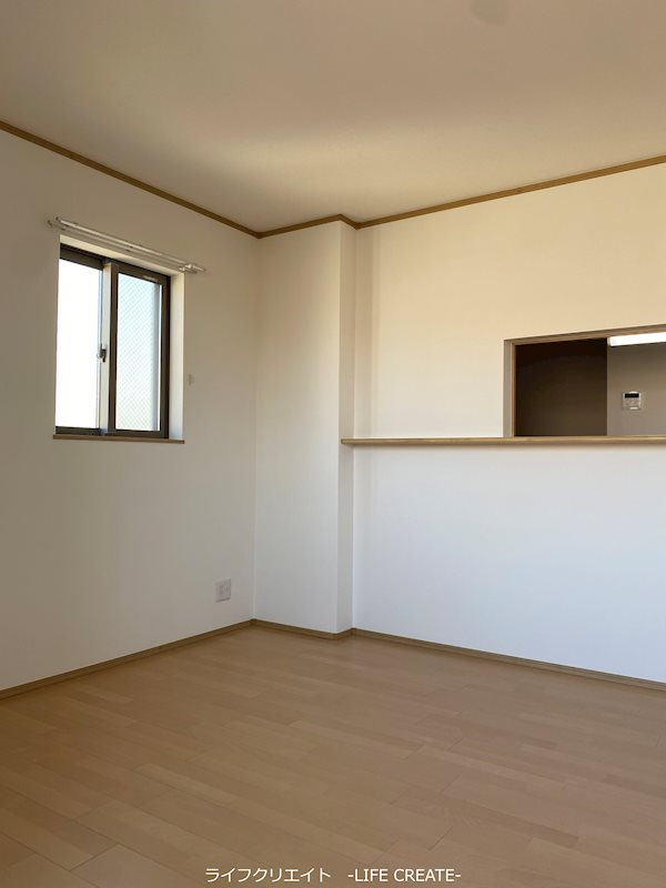 エレアージュ宝殿駅前Ⅱ リビング