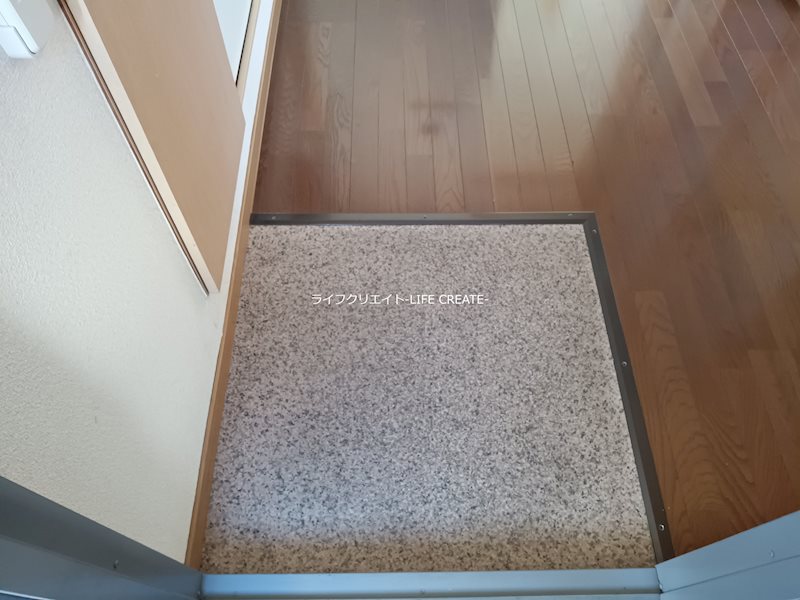 向日葵壱番館 玄関