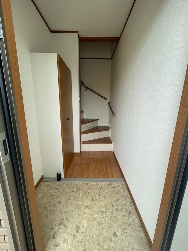 ラフィーネ古田 玄関