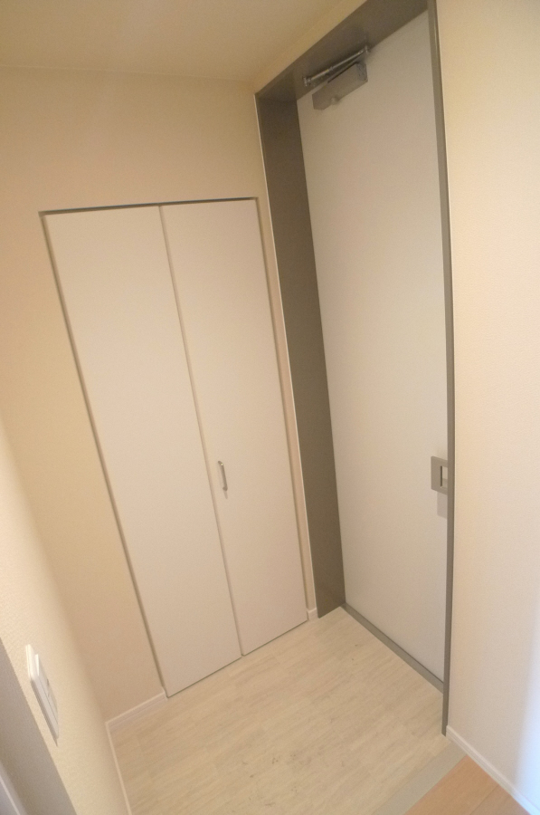 グランソレーユ高砂 玄関