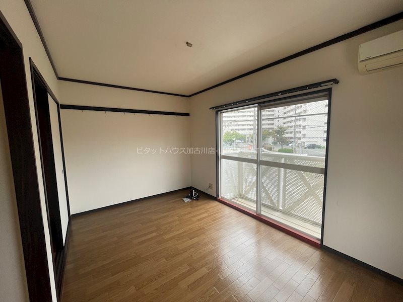 カルムリー春日野 リビング