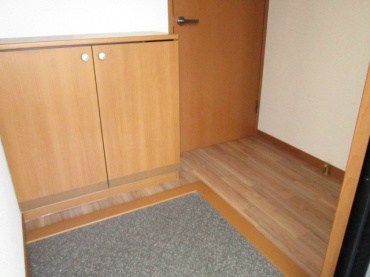 アークサキノミヤＡ・Ｂ 玄関