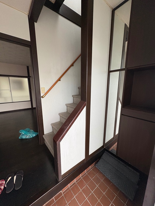 賃貸一戸建　2世帯住宅 玄関