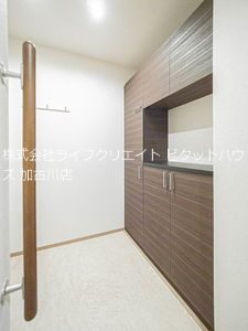 ヴィアソーレ　Ｙ 玄関