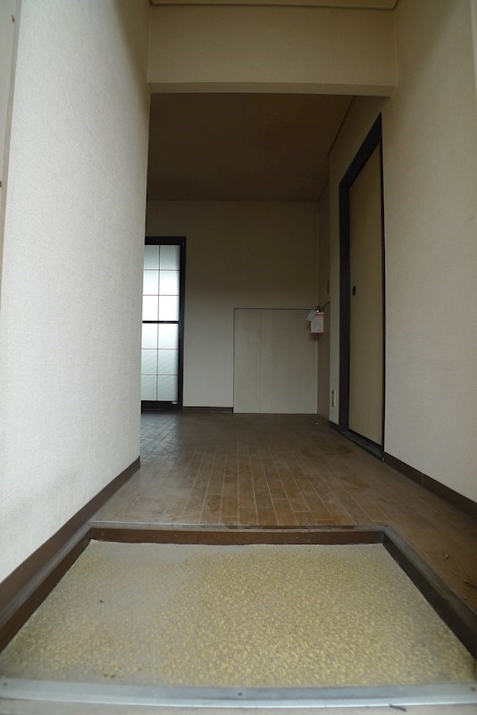伊保高山ハイツI 玄関