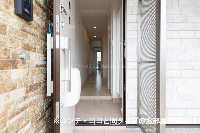 メゾン　グレーヌ王子町Ⅰ 玄関