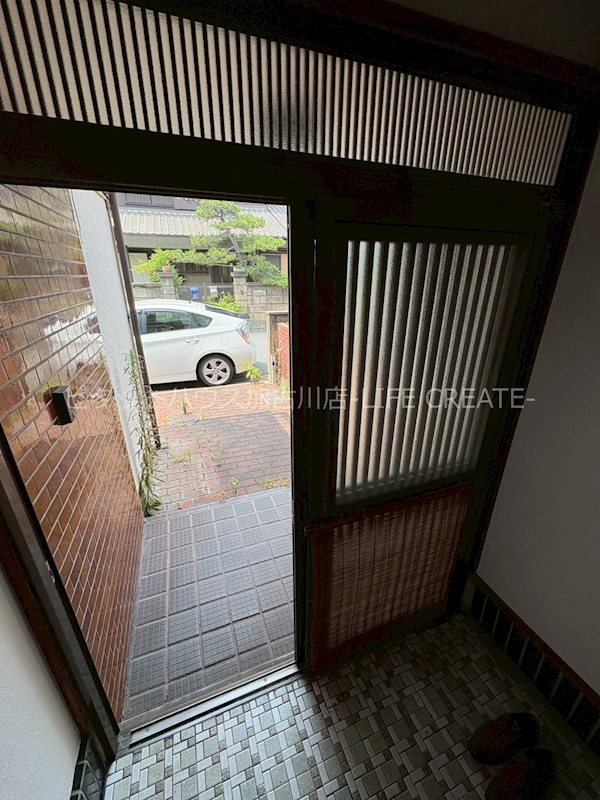 新野辺北町貸家 玄関