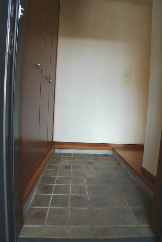 フォーレス壱番館 玄関
