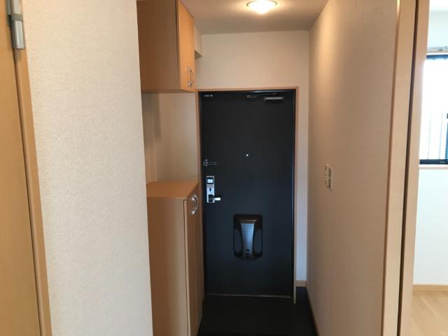 アンシャンテ 玄関