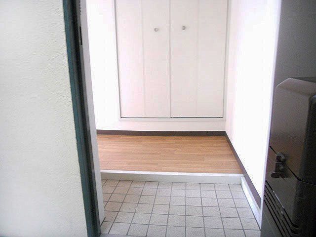 宝殿ヤングパレス2 玄関