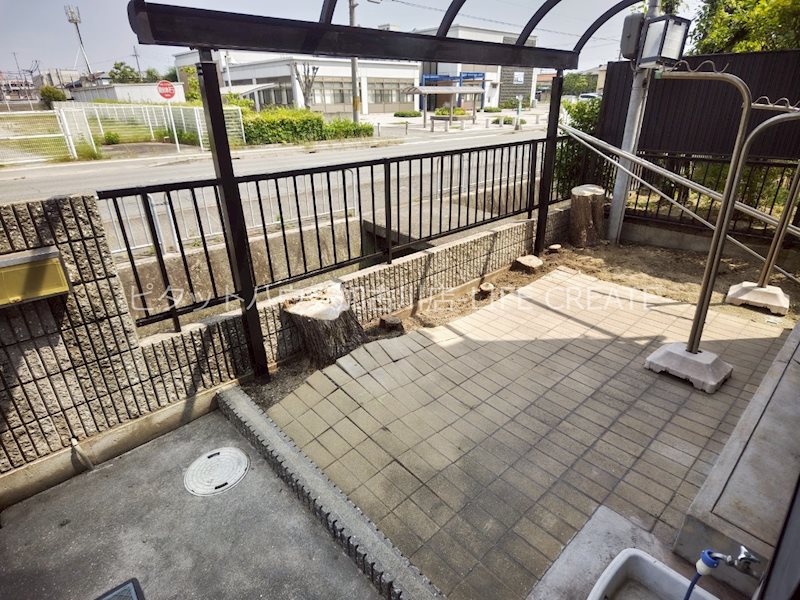 新野辺北町　貸家 ベランダ