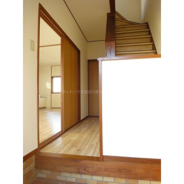 二屋貸家 玄関