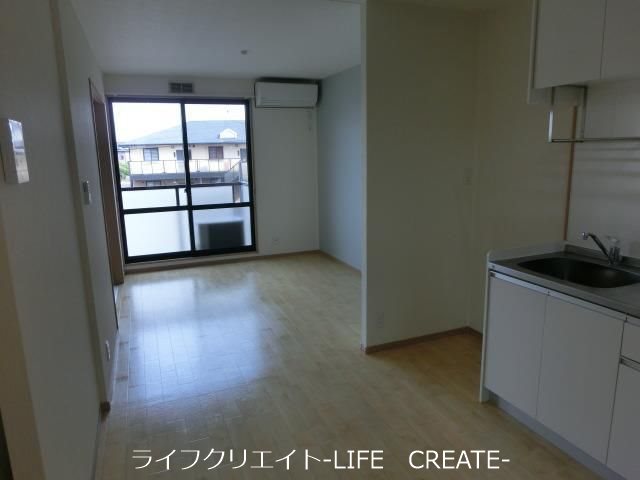 ブルックハイツB リビング