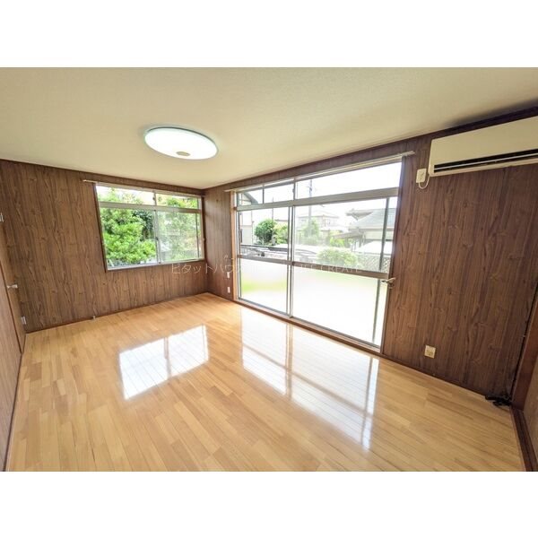 加古川市上荘町都台2丁目　貸家 リビング