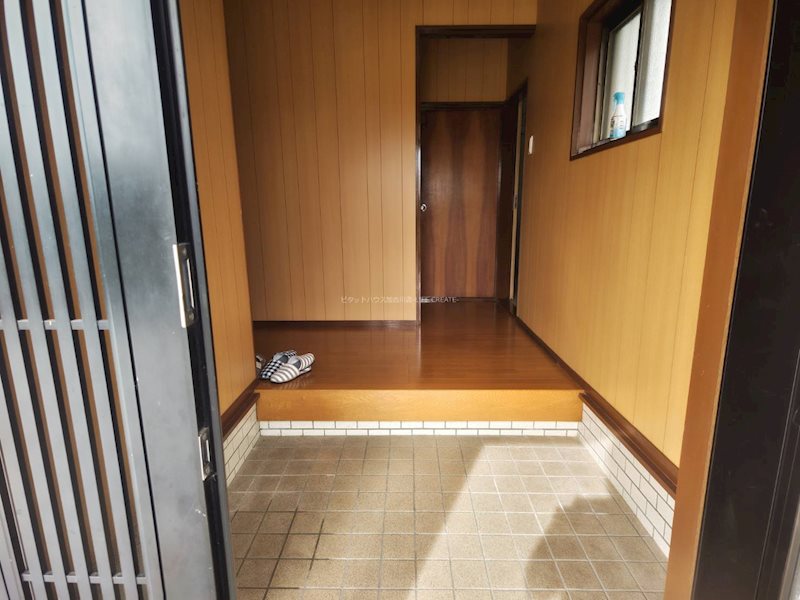 神野町石守戸建 玄関