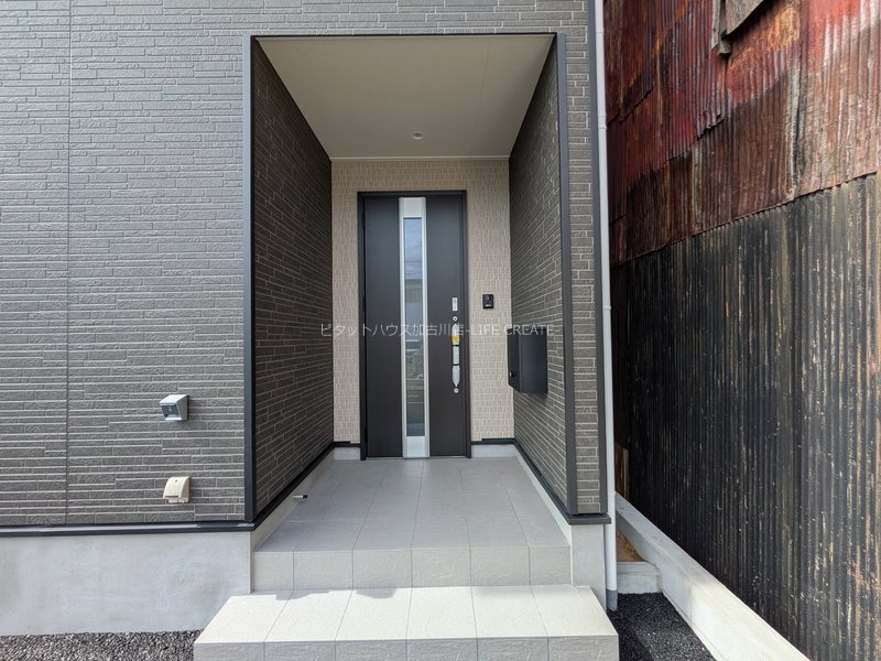 加古川市加古川町南備後1号棟・戸建 玄関