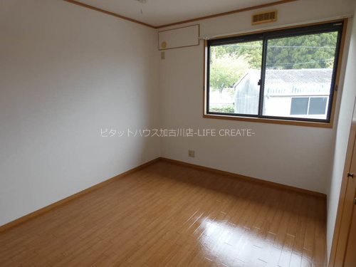 西条ビバリーヒルズⅡ ベッドルーム