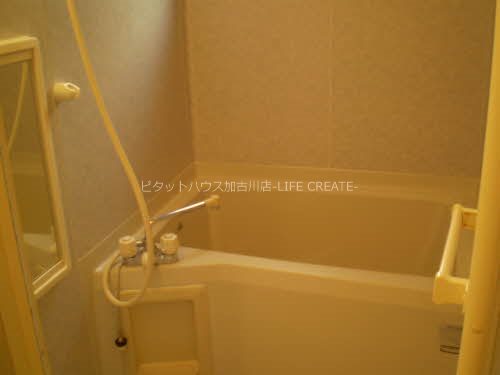 ヴィラ・シャンピニヨンⅡＥ 風呂画像