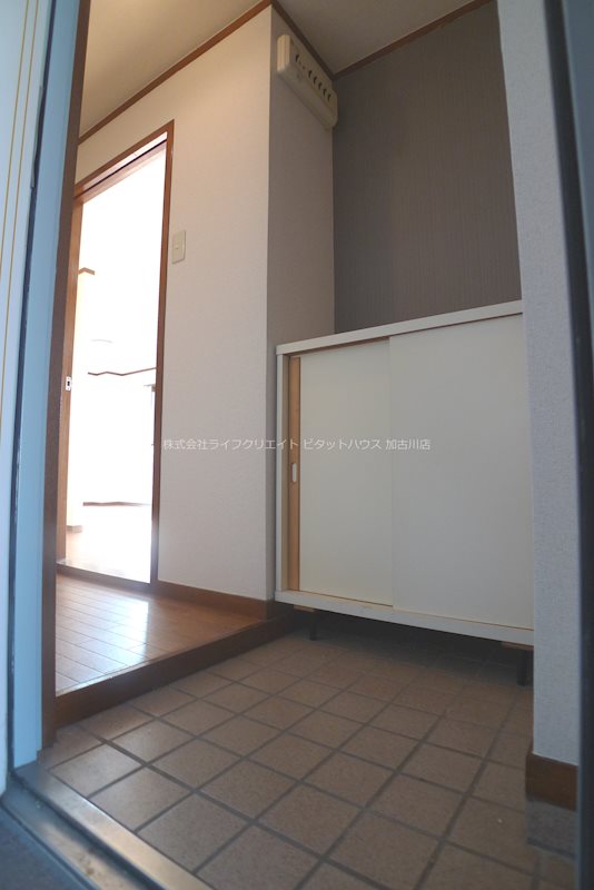 エーデル宝殿 玄関