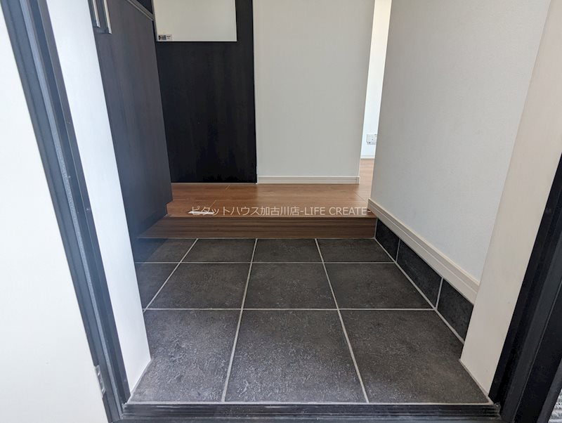 リープラス宝殿 玄関