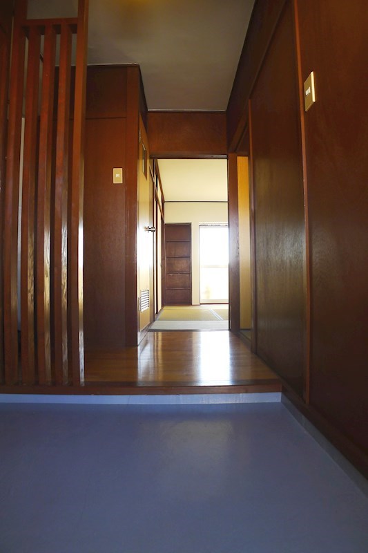 ビレッジハウス宮の前6号棟 玄関