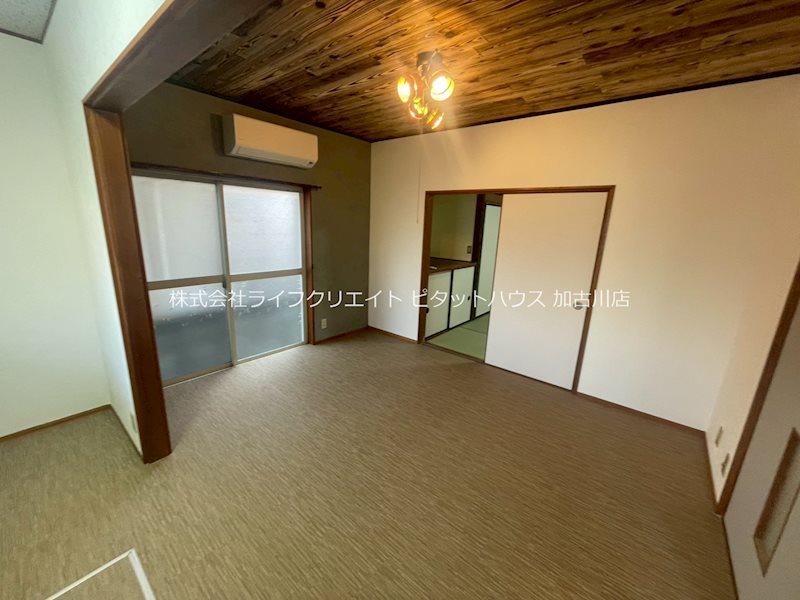 六分一戸建 リビング