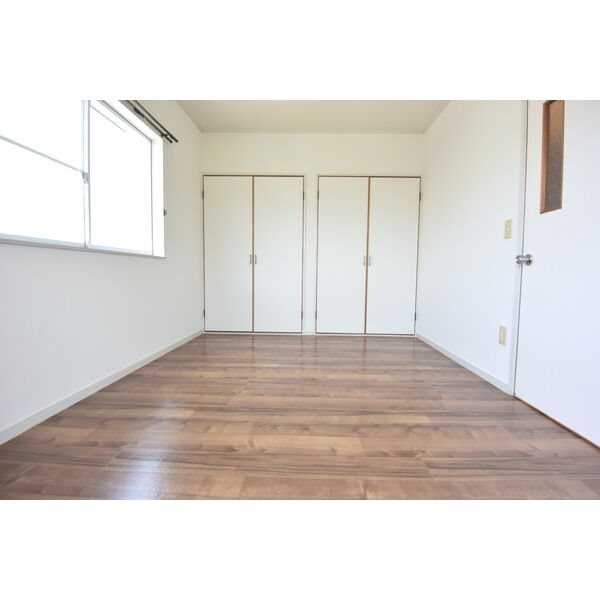 サンハイム ベッドルーム