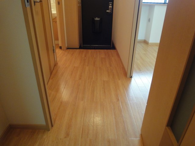 プレッソリーバ 玄関