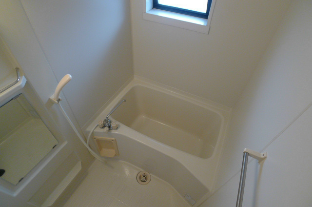 メゾンゼルカバＢ棟 風呂画像