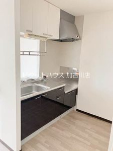 ヴィラ　シャンピニヨンⅡＤ キッチン