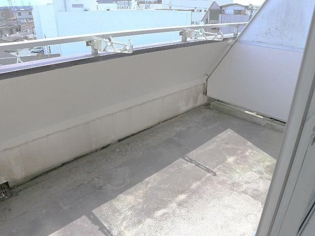 ロイヤルコーポ高砂 ベランダ