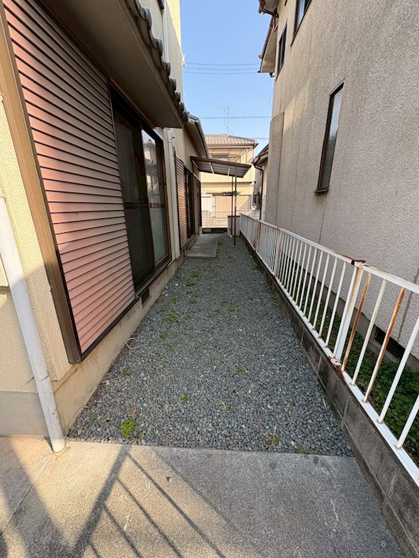 新野辺北町　戸建て ベランダ