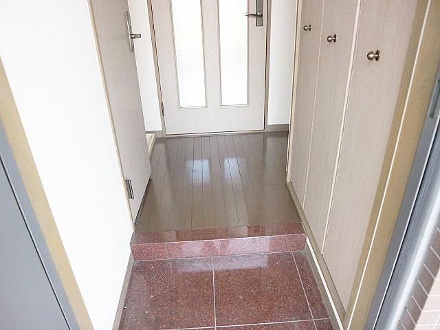 宝殿美保里ヤングパレス 玄関