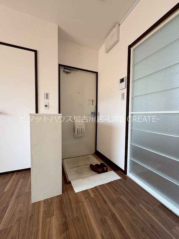 メゾン朱鷺 玄関