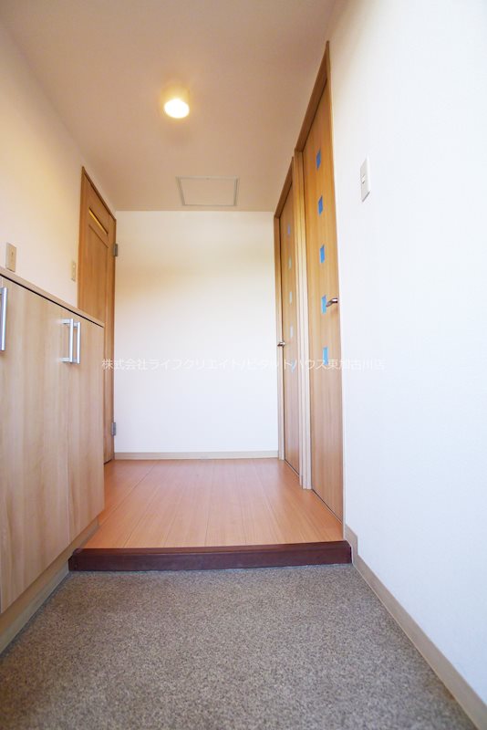 ロワイヤル森田 玄関