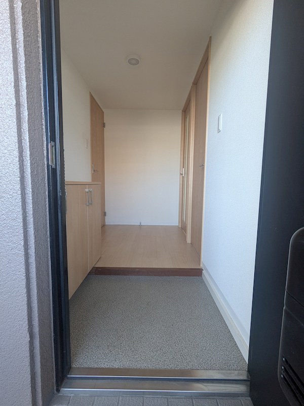 ロワイヤル森田 玄関