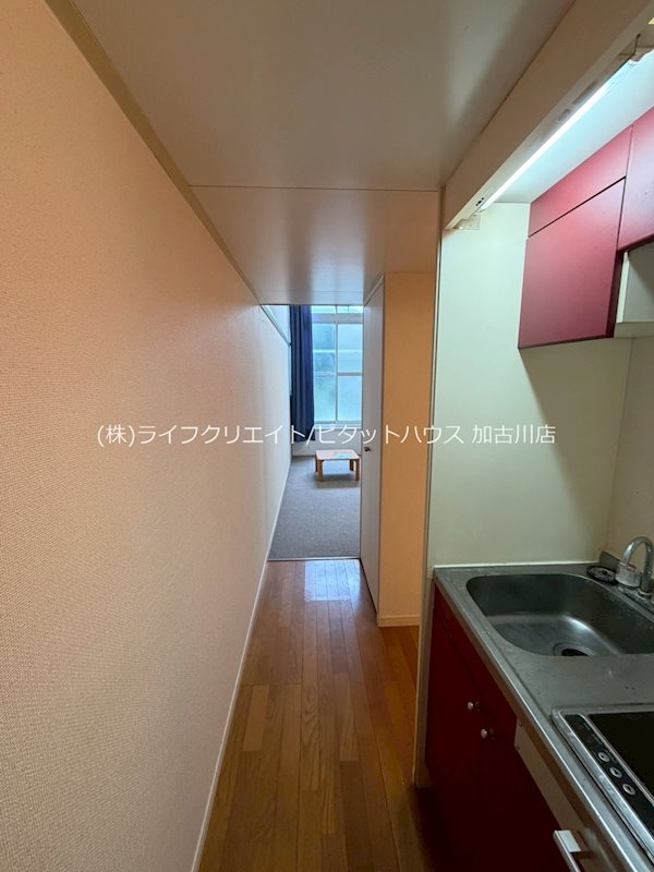 メゾン・リーヴ本町 玄関