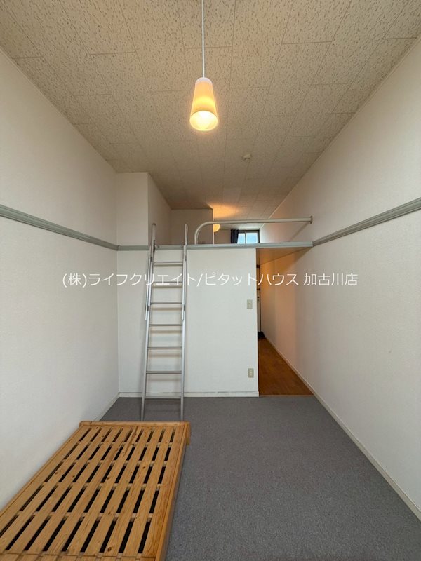 メゾン・リーヴ本町 ベッドルーム