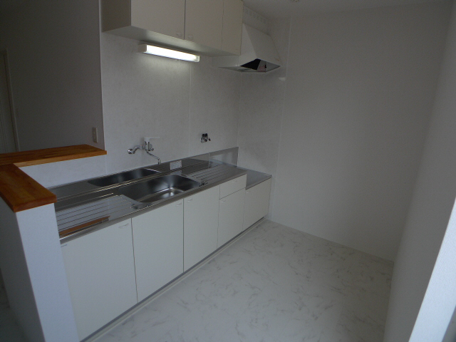 プレミアムハイツ土山 キッチン