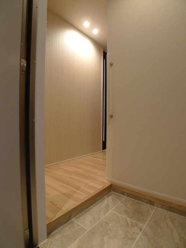 メゾン ド レイスト 玄関