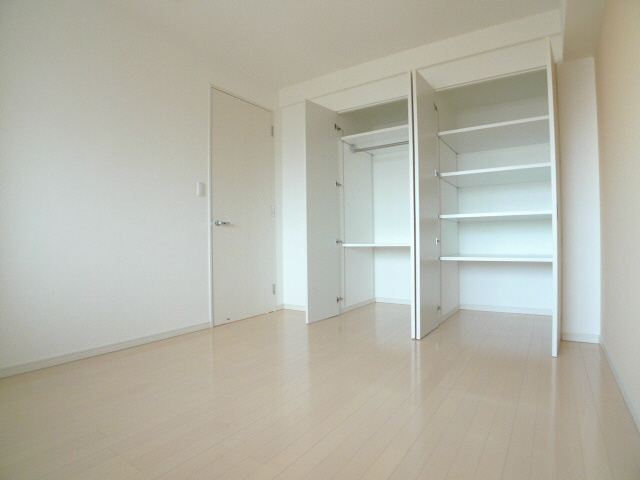 さんようレジデンス ベッドルーム