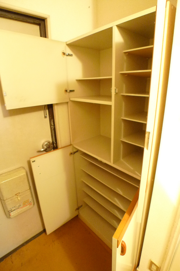 プラムハイツ 玄関